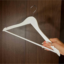 Вешалка-плечики, размер 44-46. (белый цв.)