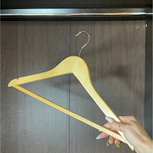 Вешалка-плечики, размер 44-46. (антискольз.греб./натур.цв)