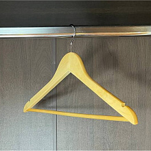 Вешалка-плечики, размер 44-46. (натур.цв.)